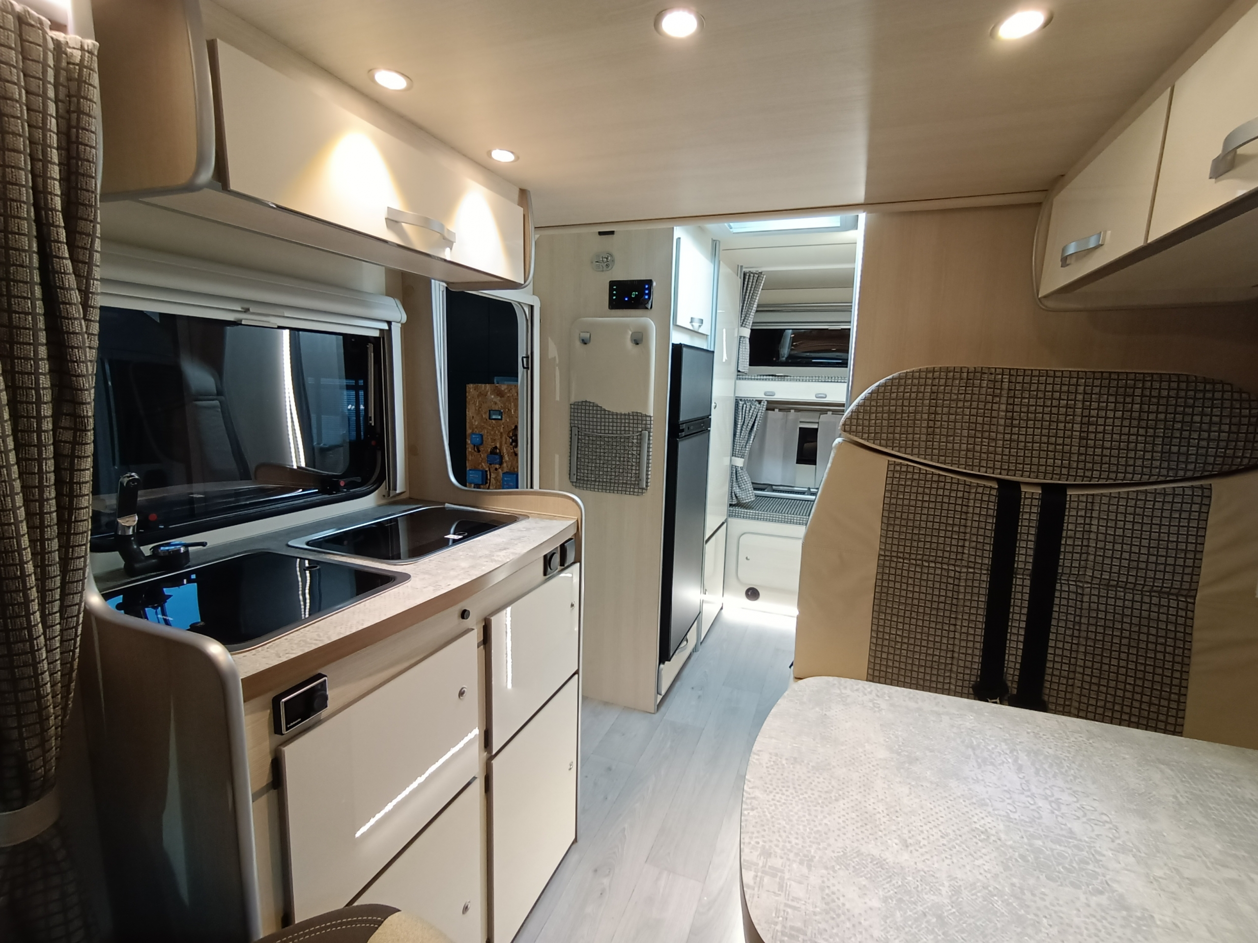 Across Compact 587 LD