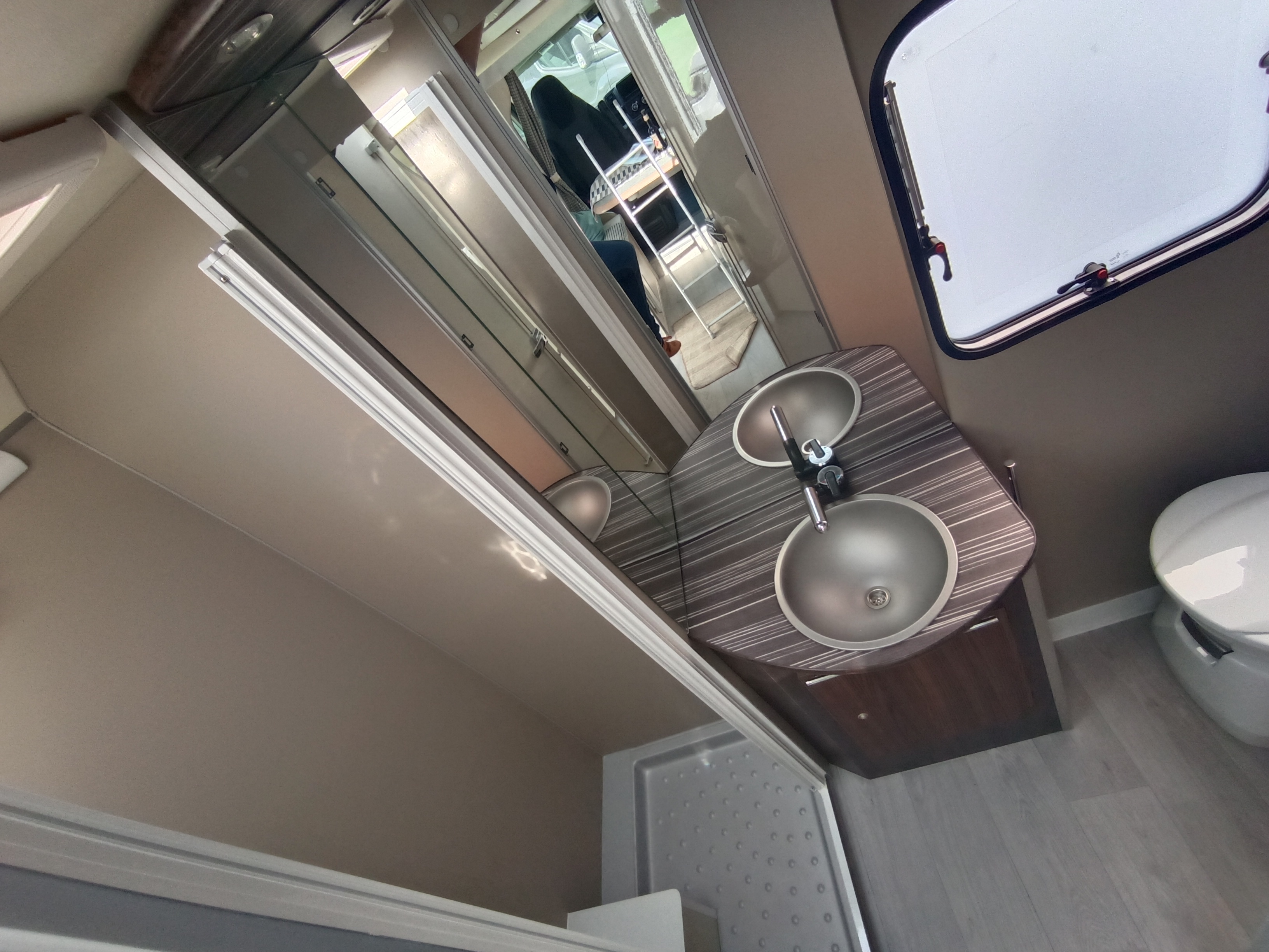 Across Compact 565 DK