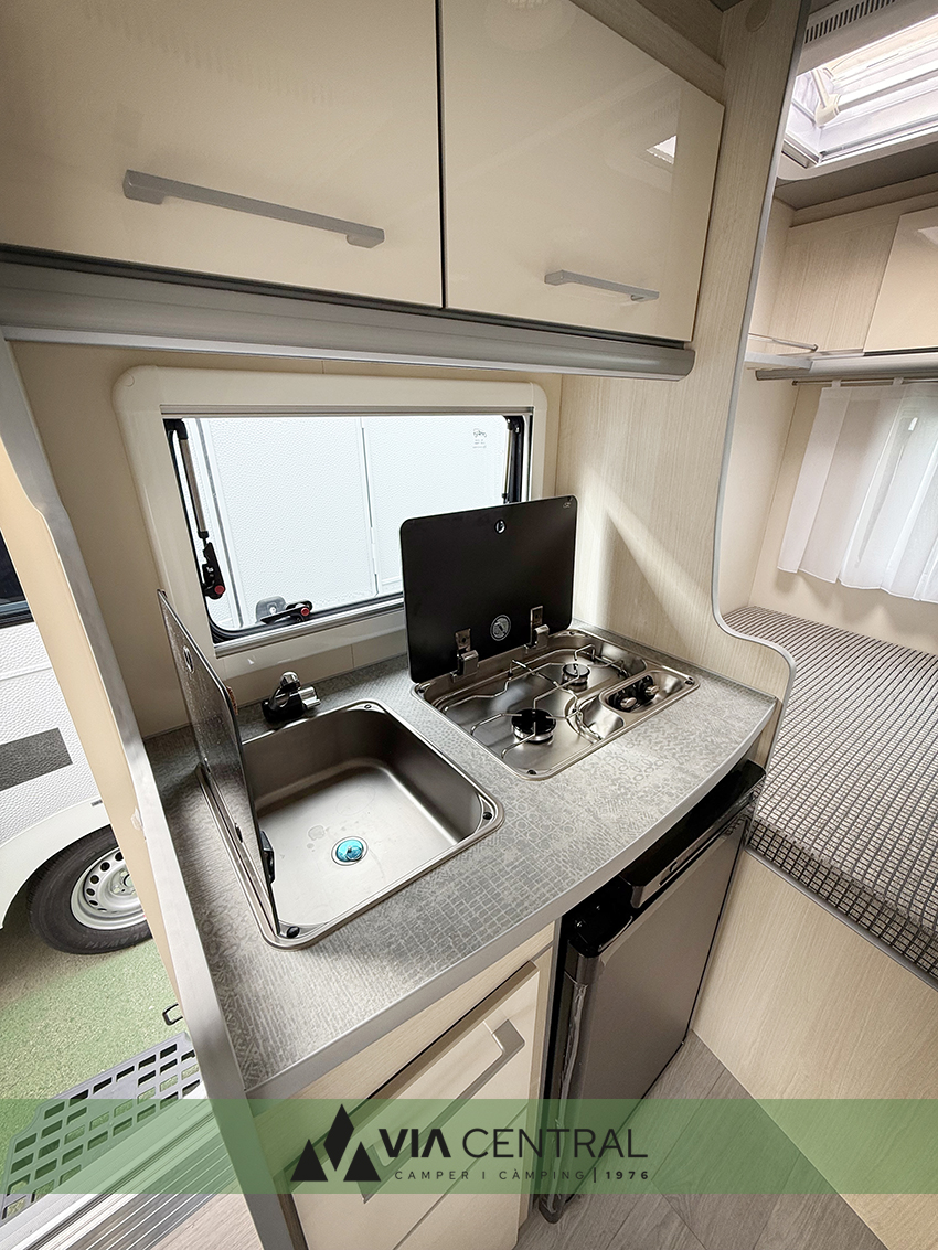 CARAVANA 331 DC PREMIUM