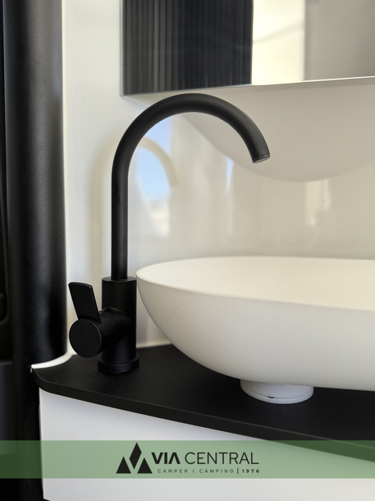 Adria Twin Supreme 640 SGX