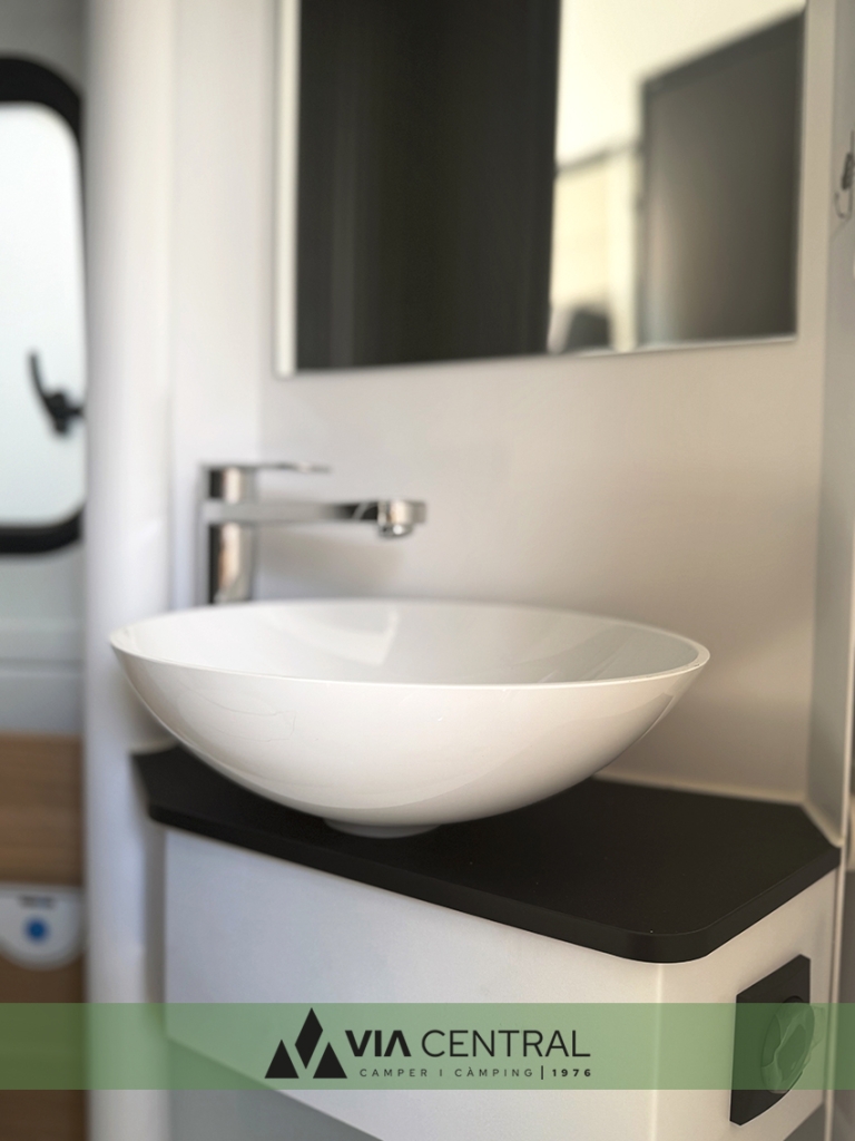 Adria  600 SPB Family panoramic