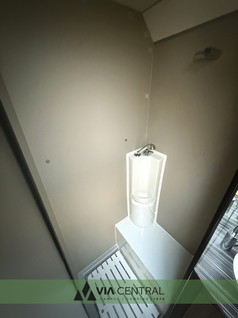 Across Compact 587 LD