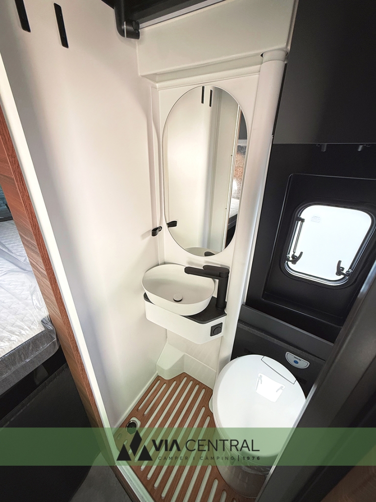 ADRIA SUPERTWIN 600 SPB VIA CENTRAL