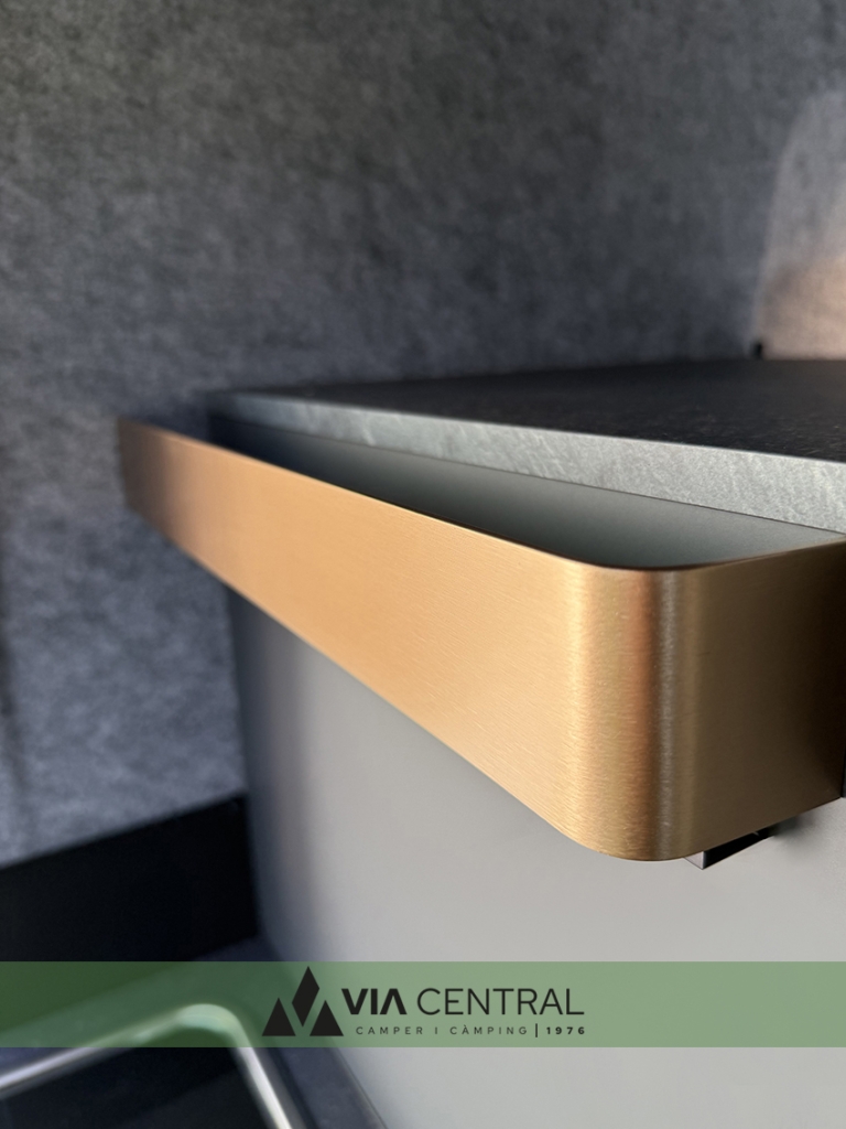 ADRIA SUPERTWIN 600 SPB VIA CENTRAL