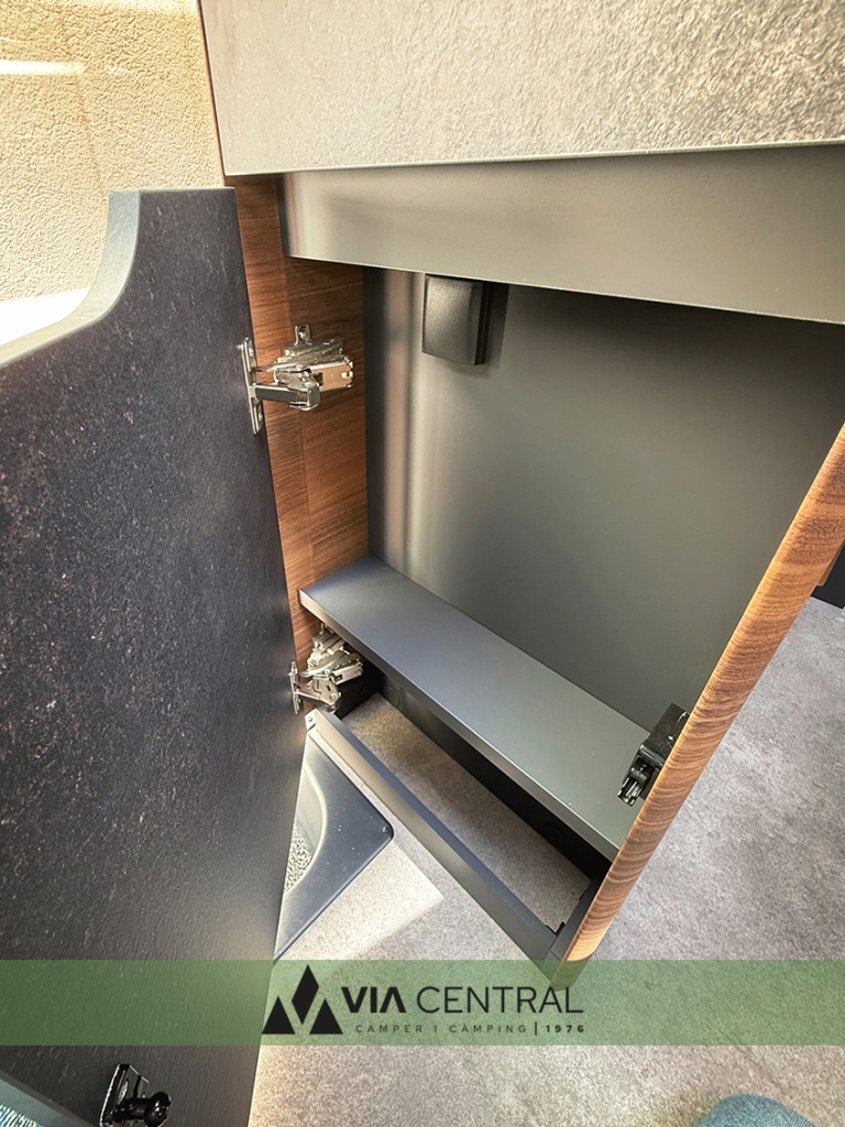 ADRIA SUPERTWIN 600 SPB VIA CENTRAL