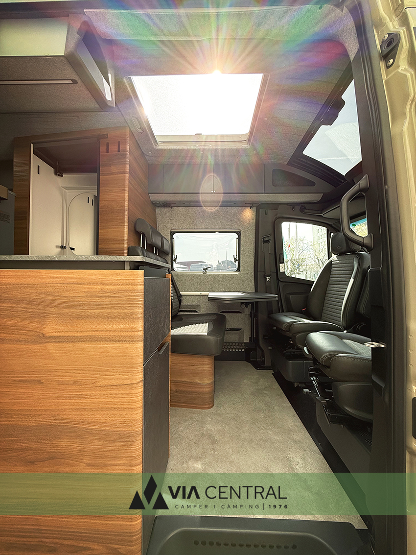 ADRIA SUPERTWIN 600 SPB VIA CENTRAL