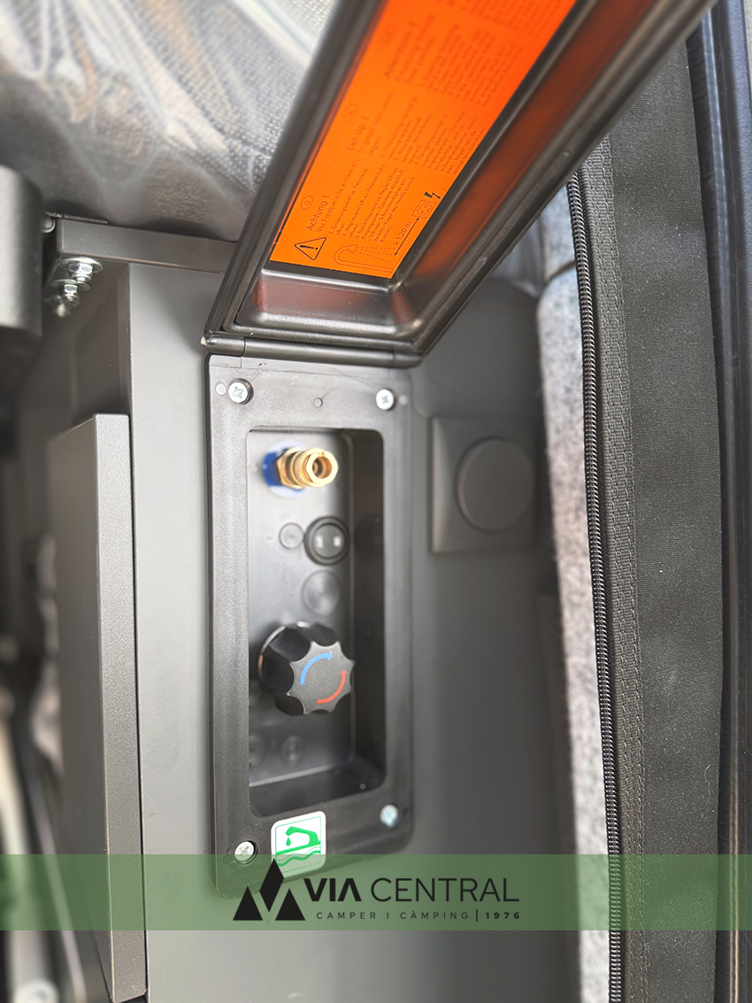 ADRIA SUPERTWIN 600 SPB VIA CENTRAL