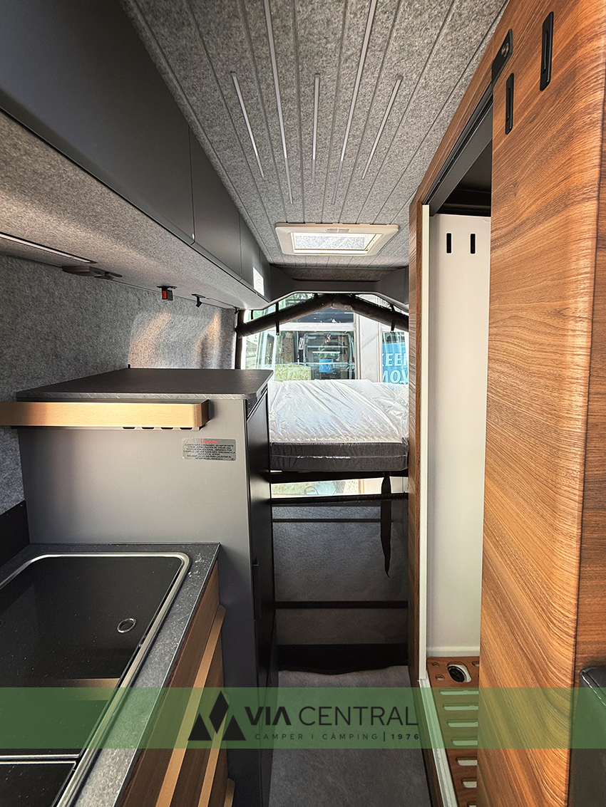 ADRIA SUPERTWIN 600 SPB VIA CENTRAL